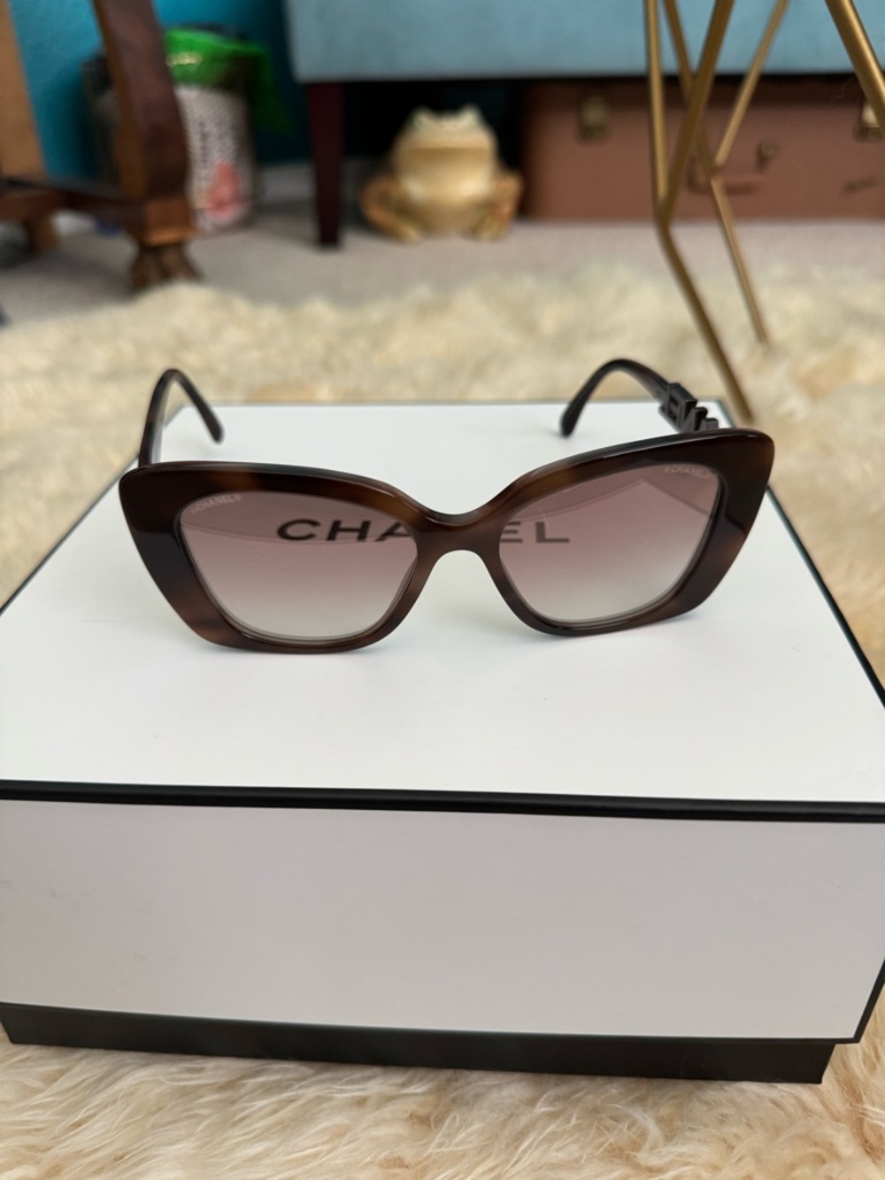 CHANEL Brown Square Cat-Eye Sunglasses with Brown Gradient Lenses